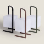 Lampe à poser LED portative, diffuseur cube blanc, anses métal noir, marron et vert kaki