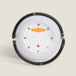 Lampe à poser LED ronde blanche avec armature métallique noire et poignée intégrée