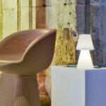 Lampe à poser blanche translucide en plastique, forme conique double, éclairage diffus pour extérieur ou table