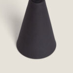 Lampe à poser en métal noir, forme conique, finition mate
