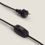 Lampe à poser câble noir avec interrupteur en ligne et fiche secteur européenne