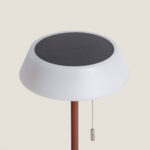 Lampe à poser solaire, abat-jour blanc avec panneau solaire noir, tige métallique brun et cordon tirette