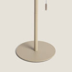 Lampe à poser crème en métal, base ronde plate, tige cylindrique et cordon de tirage