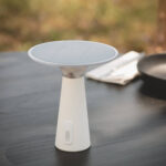 Lampe à poser solaire blanche conique, pied cylindrique et plateau circulaire, portable pour extérieur