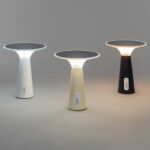 Lampe à poser solaire blanche, beige et noire, base conique avec plateau circulaire LED