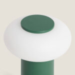 Lampe à poser verte, base cylindrique, abat-jour blanc opalin en forme de champignon