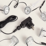 Spot extérieur LED rond en plastique transparent avec câbles et transformateur secteur