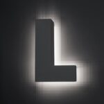 Lettre lumineuse murale L avec rétroéclairage LED blanc froid