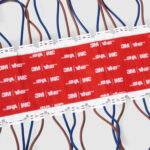 Module LED blanc avec bande adhésive 3M et fils bleus et marron pour enseignes