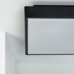 Plafonnier carré extérieur noir, cadre métal et diffuseur blanc opalin, fixation en saillie