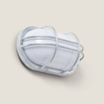 Plafonnier extérieur ovale en acier galvanisé avec diffuseur blanc et grille de protection