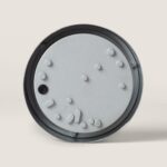 Plafonnier extérieur rond en acier galvanisé, finition grise, bord noir, fixation plafond