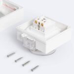 Prise Schuko étanche blanche sur boîtier plastique avec couvercle transparent et bornes de connexion visibles