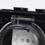 Prise Schuko étanche IP66 noir avec couvercle transparent articulé pour montage mural