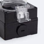 Prise Schuko étanche boîtier noir avec capot transparent pour montage apparent