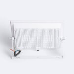 Projecteur LED blanc boîtier aluminium à ailettes support mural et câbles d'alimentation visibles