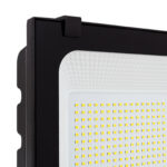 Projecteur LED cadre noir, matrice de LED visible, diffuseur texturé et boîtier plat pour extérieur