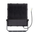 Projecteur LED extérieur noir rectangulaire à étrier, dissipateur à ailettes et câble électrique apparent