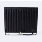 Projecteur LED rectangulaire noir, boîtier métallique à ailettes, support réglable et câble avec fils électriques dénudés