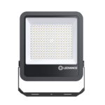 Projecteur LED rectangulaire boîtier gris foncé, matrice LED carrée visible, support équerre pour fixation extérieure