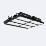 Projecteur LED extérieur noir à six modules rectangulaires avec support de fixation horizontal