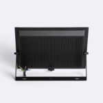 Projecteur LED extérieur noir rectangulaire vu de dos avec boîtier aluminium, support de fixation et câbles visibles