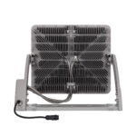 Projecteur LED extérieur carré gris avec dissipateur thermique, support réglable et câble de connexion