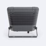 Projecteur LED extérieur gris métal, boîtier rectangulaire à ailettes dissipatrices et support de fixation réglable