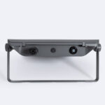 Projecteur LED extérieur gris slim avec support réglable, boîtier aluminium, connecteur et capteur visible