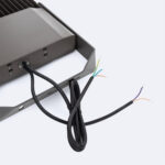 Projecteur LED extérieur gris avec support de fixation et câble à fils dénudés