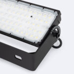 Projecteur LED rectangulaire noir à matrice LED visible, boîtier métallique avec support de fixation orientable