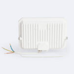 Projecteur LED blanc rectangulaire avec dissipateur, support d'installation orientable et câble électrique apparent