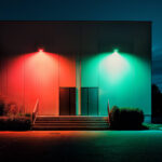 Projecteur LED extérieur mural émettant faisceaux rouge et vert, boîtier rectangulaire