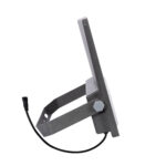 Projecteur LED extérieur rectangulaire gris métallique avec support de fixation réglable et câble de connexion