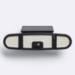 Projecteur solaire LED noir à trois panneaux LED, panneau solaire supérieur et capteur de mouvement PIR central