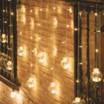 Rideau lumineux de boules suspendues en verre, ampoules LED à lumière chaude, fils verticaux