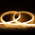 Ruban LED en silicone étanche, blanc chaud, enroulé en bobines avec gouttes d'eau