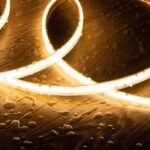 Ruban LED flexible blanc chaud 12mm, bobine extérieure étanche avec gouttes d'eau