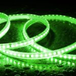 Ruban LED vert flexible étanche en boucles, LEDs intégrées sur support plat