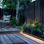 Ruban LED extérieur blanc chaud installé sous marche de terrasse en bois, éclairage linéaire encastré