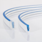 Ruban néon LED profil plat flexible en silicone blanc avec canal bleu