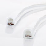 Ruban néon LED semi-circulaire blanc en silicone, section montrant conducteurs cuivre