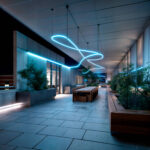 Ruban LED néon bleu suspendu en boucles semi-circulaires pour éclairage extérieur