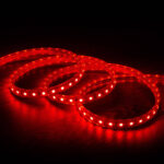 Ruban LED rouge flexible en rouleau avec LED SMD apparentes pour usage extérieur