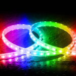 Ruban LED RGB 220V SMD 60 LED/m 9.5W/m Largeur 14.5mm Coupe 100cm IP65 avec Télécommande RF Sur Mesure 50 m