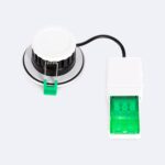 Spot encastrable LED rond blanc avec dissipateur noir, clip de ressort vert et boîtier de connexion blanc