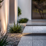 Spot encastrable carré en inox au sol, finition brossée, éclairage d'allée extérieur