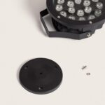 Spot extérieur LED rond noir avec platine de fixation et vis de montage