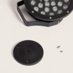 Spot extérieur LED noir rond en métal avec support orientable et platine de fixation