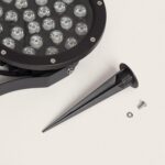 Spot extérieur LED noir rond sur piquet avec vis et rondelle